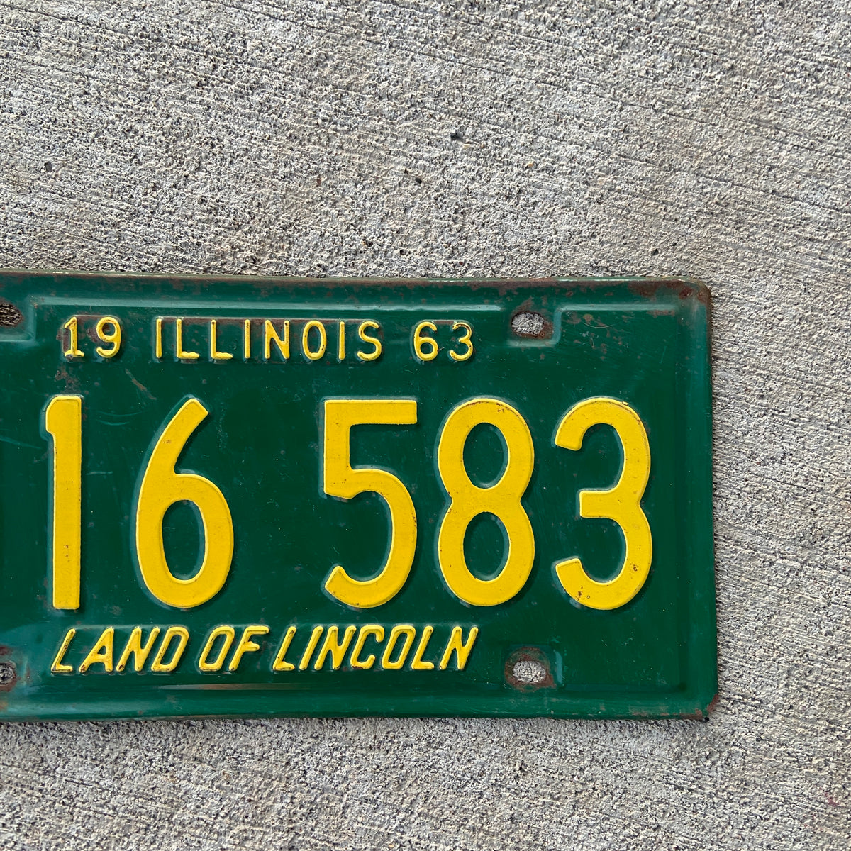 Antique 1934 Illinois Truck Metal Vehicle License Plate Tag 33 553 A main image 1