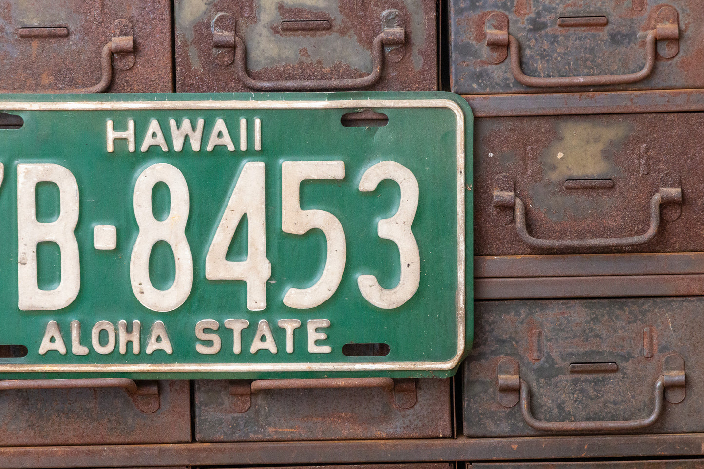 Hawaii 1960s Green License Plate Vintage Wall Hanging Decor 7B-8453 - Eagle's Eye Finds