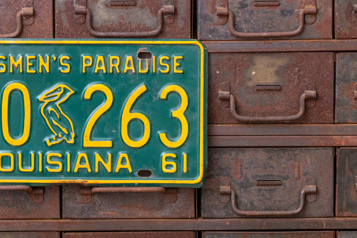 Louisiana 1961 License Plate Vintage Pelican Sportsmen's Paradise 400-263 - Eagle's Eye Finds