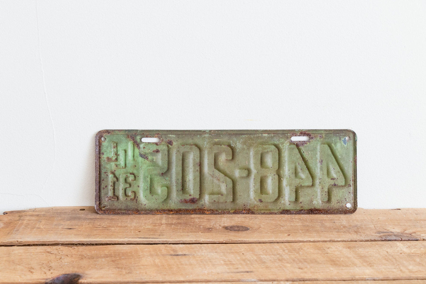 Illinois 1931 License Plate Vintage Wall Hanging Decor - Eagle's Eye Finds