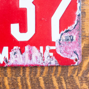 1906 Maine Porcelain License Plate First issue Low Number 932