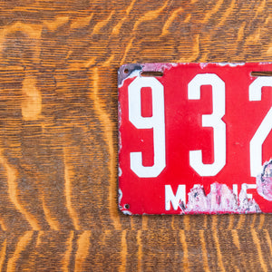 1906 Maine Porcelain License Plate First issue Low Number 932