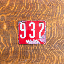 Load image into Gallery viewer, 1906 Maine Porcelain License Plate First issue Low Number 932
