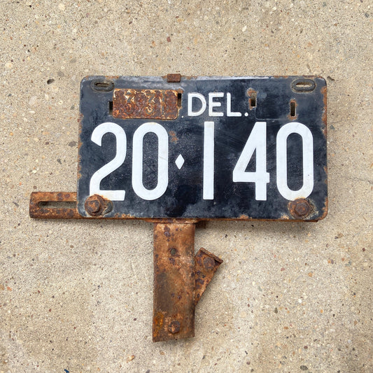 1941 1942 Delaware Porcelain License Plate Original Bracket Porcelain 20140