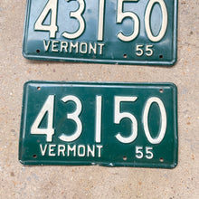 Load image into Gallery viewer, 1955 Vermont License Plate Pair Vintage Wall Decor 43150
