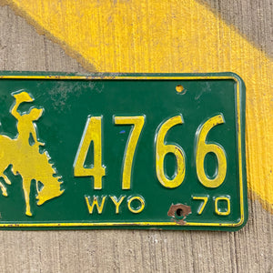 1970 Wyoming License Plate Vintage Green Cowboy Wall Decor 2-4766