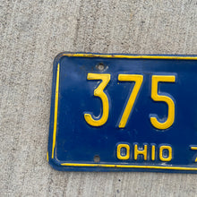 Load image into Gallery viewer, 1972 Ohio License Plate Vintage Blue Wall Hanging Decor 375 BU
