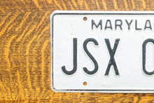 Load image into Gallery viewer, 1981 Maryland License Plate Vintage Wall Decor JSX-062
