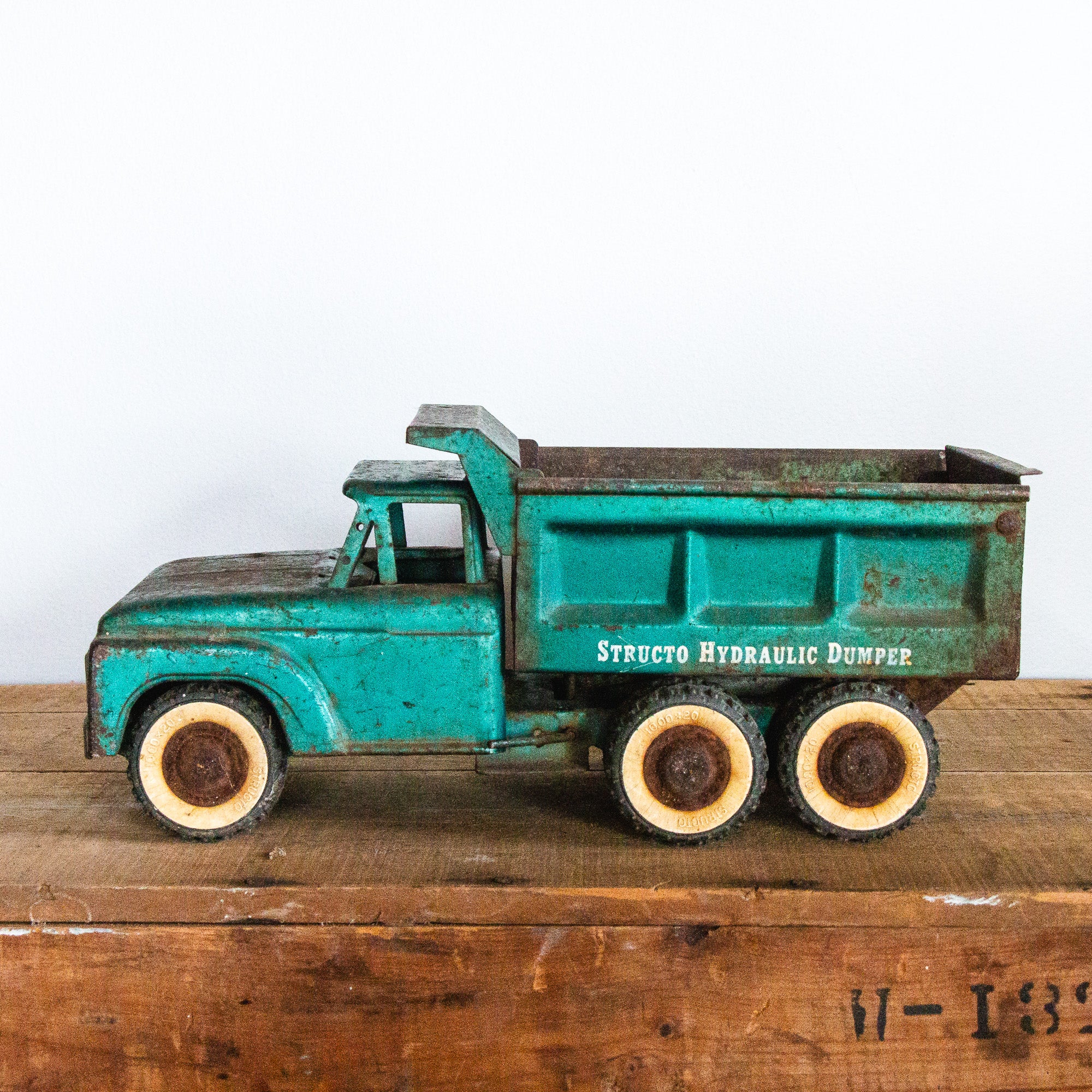 Structo Hydraulic Dumper No. 401 Vintage Toy Dump Truck Eagle s Eye Finds