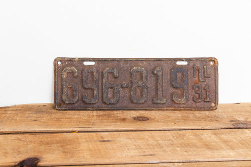 Illinois 1931 Rusty License Plate Vintage Brown Wall Hanging Decor 696-819 - Eagle's Eye Finds