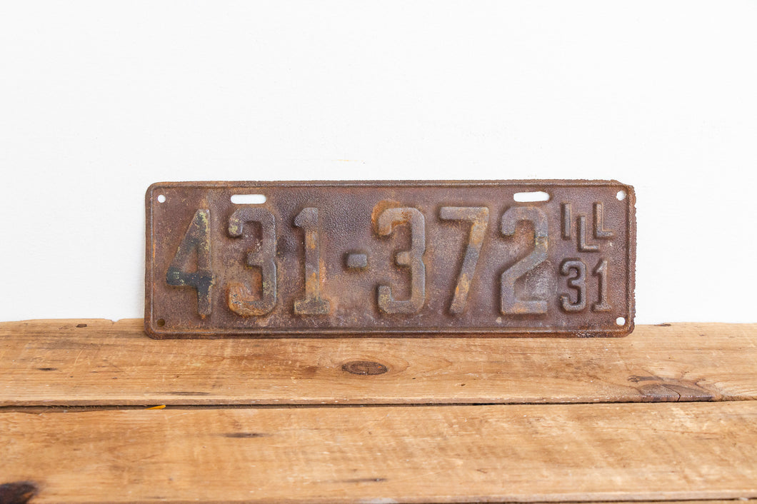 Illinois 1931 Rusty License Plate Vintage Brown Wall Hanging Decor 431-372 - Eagle's Eye Finds
