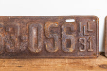 Load image into Gallery viewer, Illinois 1931 Rusty License Plate Pair Vintage Brown Wall Hanging Decor 153-056 - Eagle&#39;s Eye Finds
