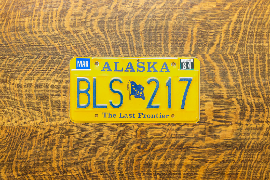 1984 Alaska License Plate Vintage Yellow Decor BLS217