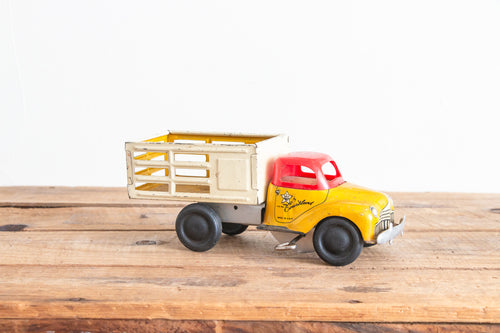 Courtland Stake Wind Up Toy Truck Vintage Tin Litho Walt Reach Mechanical Vehicle - Eagle's Eye Finds