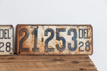 Load image into Gallery viewer, Delaware 1928 License Plate Pair Vintage YOM Original Paint Car Decor 21-253 - Eagle&#39;s Eye Finds

