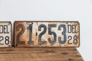 Delaware 1928 License Plate Pair Vintage YOM Original Paint Car Decor 21-253 - Eagle's Eye Finds