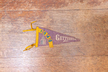 Load image into Gallery viewer, Gettysburg Pennsylvania Felt Pennant Vintage Purple PA Wall Decor - Eagle&#39;s Eye Finds
