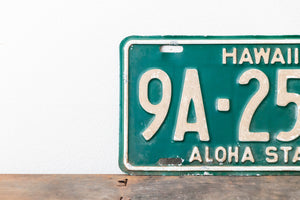 Hawaii 1960s Green License Plate Vintage Wall Hanging Decor 9A-2527 - Eagle's Eye Finds