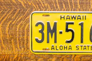 Hawaii 1969 Yellow License Plate Vintage Wall Hanging Decor 3M-5165