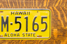 Load image into Gallery viewer, Hawaii 1969 Yellow License Plate Vintage Wall Hanging Decor 3M-5165

