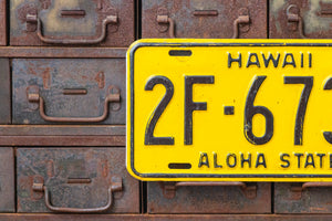 Hawaii 1969 Yellow License Plate Vintage Wall Hanging Decor 2F-6739 - Eagle's Eye Finds