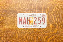 Load image into Gallery viewer, 1981 Hawaii Kamehameha License Plate Vintage Wall Decor
