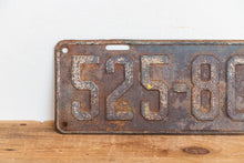 Load image into Gallery viewer, Illinois 1933 Rusty License Plate Vintage Brown Wall Decor 525-804 - Eagle&#39;s Eye Finds
