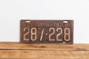 Illinois 1935 Rusty License Plate Vintage Brown Wall Hanging Decor 287-228 - Eagle's Eye Finds