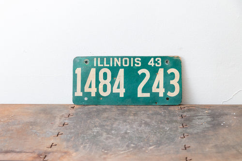 Illinois 1943 Fiberboard License Plate Vintage Green Wall Hanging Decor 1484-243 - Eagle's Eye Finds