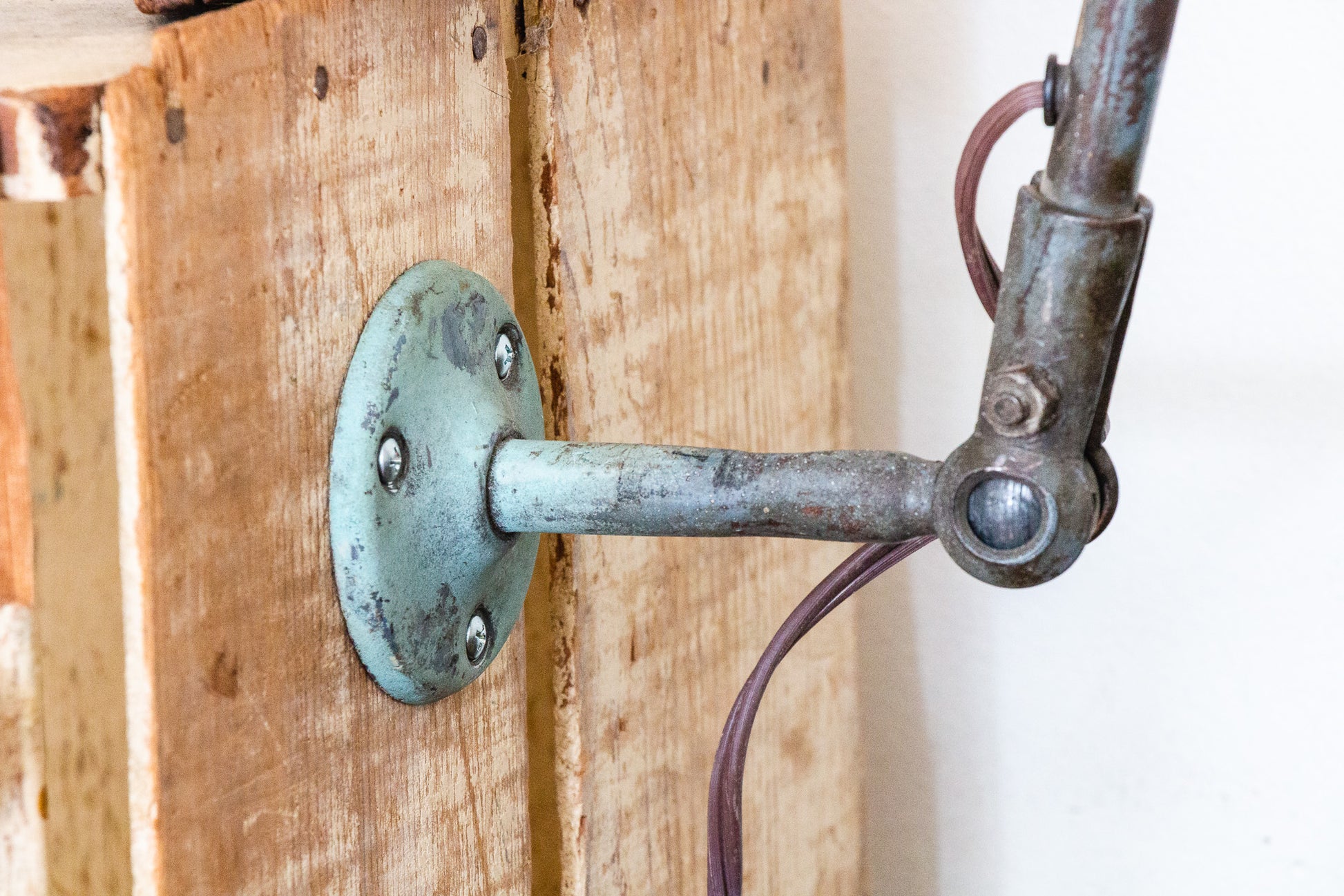 Industrial Desk Lamp Vintage Wall Mount Task Lamp - Eagle's Eye Finds