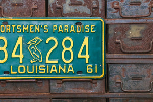 1961 Louisiana License Plate Vintage Pelican Sportsmen's Paradise 84 284