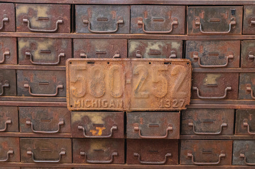 Michigan 1927 Rusty License Plate Vintage Brown Wall Hanging Decor 580-252 - Eagle's Eye Finds