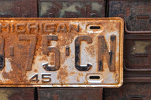 Load image into Gallery viewer, Michigan 1945 License Plate Vintage Rusty Silver Wall Decor 68-75-CN - Eagle&#39;s Eye Finds
