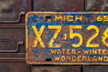 Load image into Gallery viewer, Michigan 1965 Rusty License Plate Vintage Blue Wall Hanging Decor XZ-5267 - Eagle&#39;s Eye Finds
