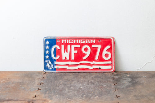 Michigan 1976 License Plate Vintage USA Bicentennial Red White Blue Decor CWF976 - Eagle's Eye Finds