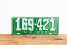 Load image into Gallery viewer, New York 1922 Vintage License Plate Green Wall Decor - Eagle&#39;s Eye Finds
