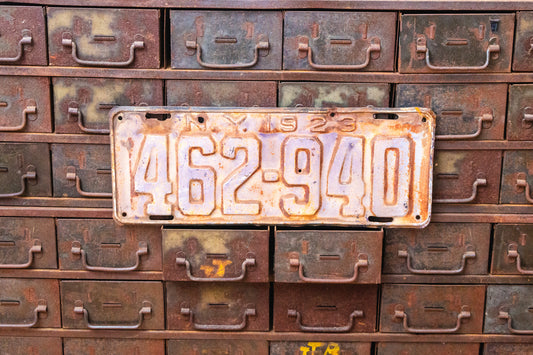 New York 1923 Rusty Purple License Plate Vintage Brown Wall Hanging Decor 462-940 - Eagle's Eye Finds