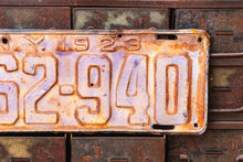 Load image into Gallery viewer, New York 1923 Rusty Purple License Plate Vintage Brown Wall Hanging Decor 462-940 - Eagle&#39;s Eye Finds
