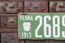 Load image into Gallery viewer, 1913 Pennsylvania Porcelain License Plate Vintage Green Car Wall Hanging Decor - Eagle&#39;s Eye Finds
