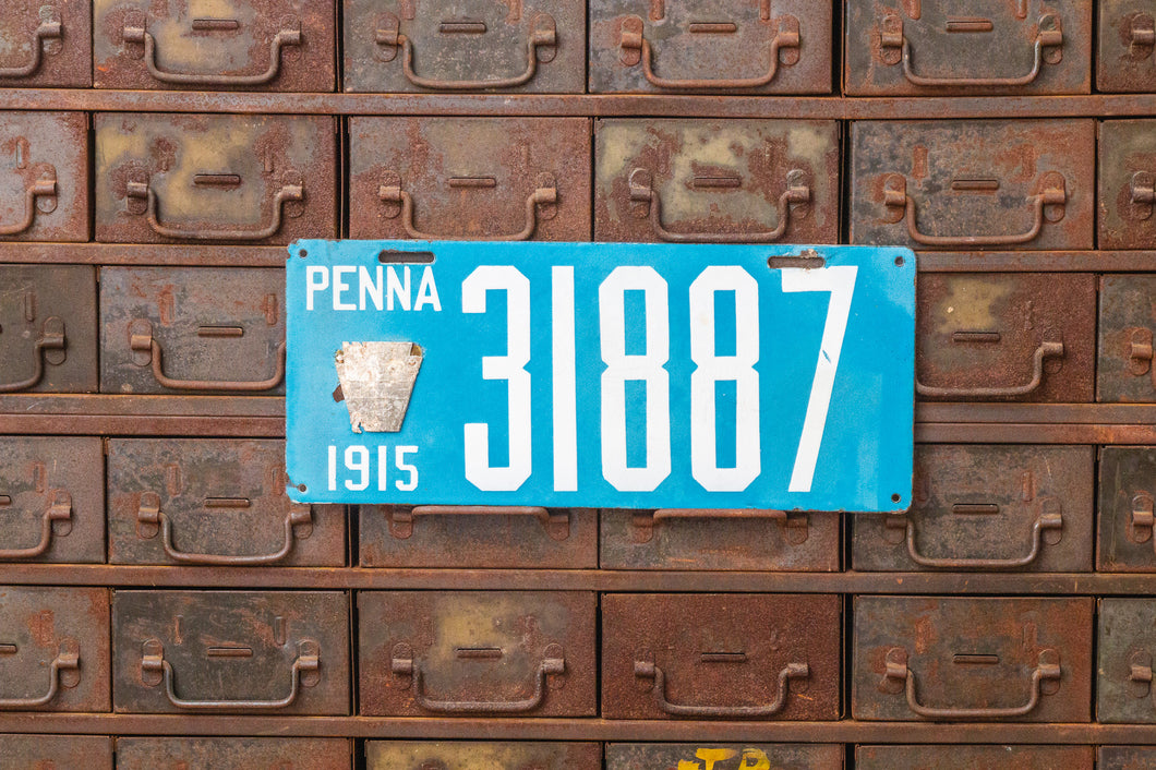 1915 Pennsylvania Porcelain License Plate Vintage Light Blue Car Wall Hanging Decor - Eagle's Eye Finds