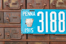 Load image into Gallery viewer, 1915 Pennsylvania Porcelain License Plate Vintage Light Blue Car Wall Hanging Decor - Eagle&#39;s Eye Finds
