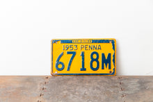 Load image into Gallery viewer, Pennsylvania 1953 License Plate Vintage State Shaped Wall Decor 6718M - Eagle&#39;s Eye Finds
