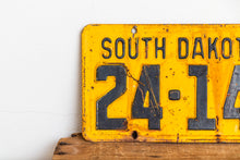 Load image into Gallery viewer, South Dakota 1940 License Plate Pair Vintage Rusty Yellow Wall Hanging Decor - Eagle&#39;s Eye Finds
