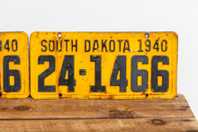 Load image into Gallery viewer, South Dakota 1940 License Plate Pair Vintage Rusty Yellow Wall Hanging Decor - Eagle&#39;s Eye Finds
