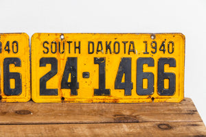 South Dakota 1940 License Plate Pair Vintage Rusty Yellow Wall Hanging Decor - Eagle's Eye Finds
