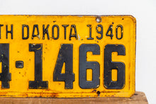 Load image into Gallery viewer, South Dakota 1940 License Plate Pair Vintage Rusty Yellow Wall Hanging Decor - Eagle&#39;s Eye Finds
