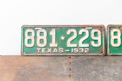 Texas 1932 License Plate Pair Vintage Green YOM Ford Deuce - Eagle's Eye Finds