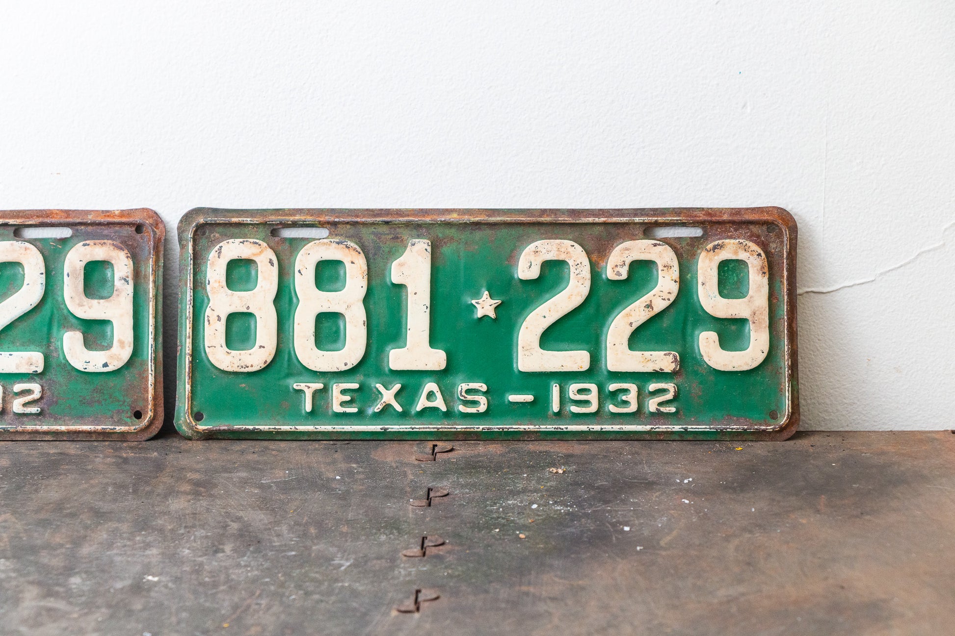 Texas 1932 License Plate Pair Vintage Green YOM Ford Deuce - Eagle's Eye Finds
