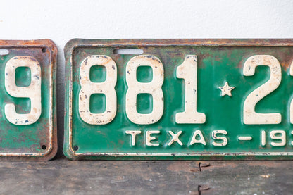 Texas 1932 License Plate Pair Vintage Green YOM Ford Deuce - Eagle's Eye Finds