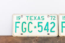 Load image into Gallery viewer, Texas 1972 License Plate Pair Vintage Classic Car YOM FGC-542
